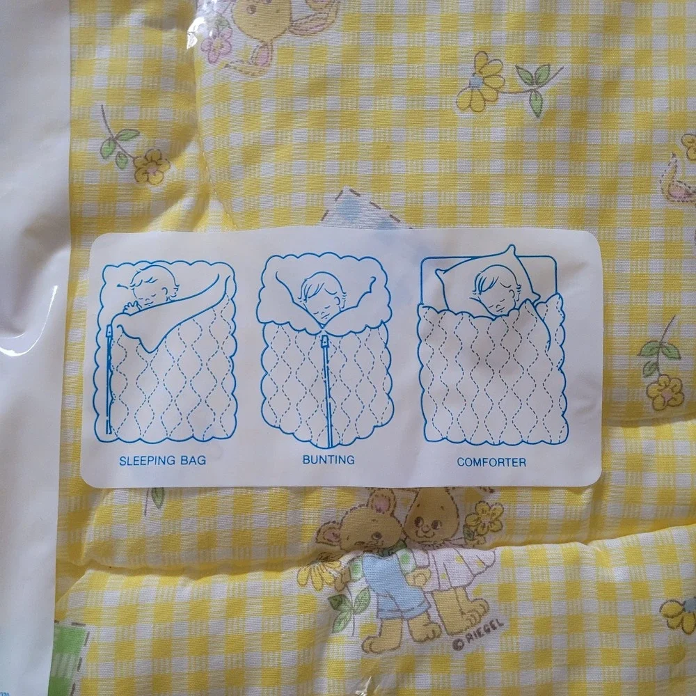 VNTG Riegel Babycare Zipper Quilt - Yellow Gingham Bear Print -‎ New Old Stock